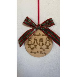 Sfera in Legno Incisa Famiglia – Decorazione Artigianale e Regalo Personalizzato