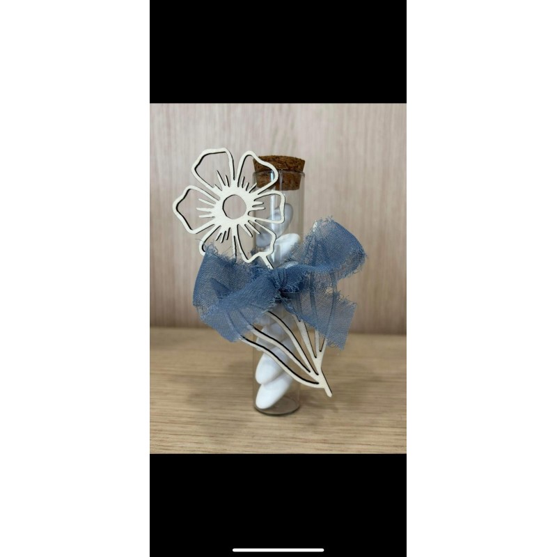 Bomboniere personalizzate artigianali in legno con fialetta in vetro